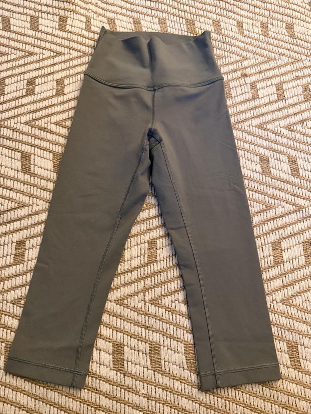 Lululemon Capri Pants size 2